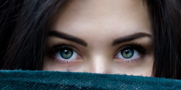 תרגילי הפנים: העור סביב העיניים