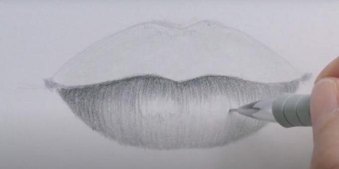 איך לצייר שפתיים: צל על השפה התחתונה