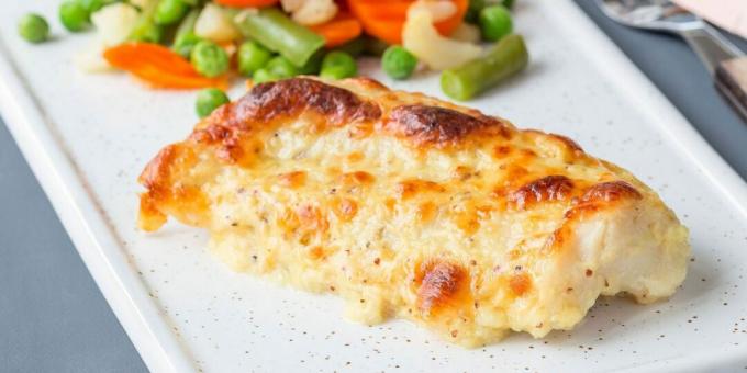 דג אפוי עם גבינה ומיונז בתנור