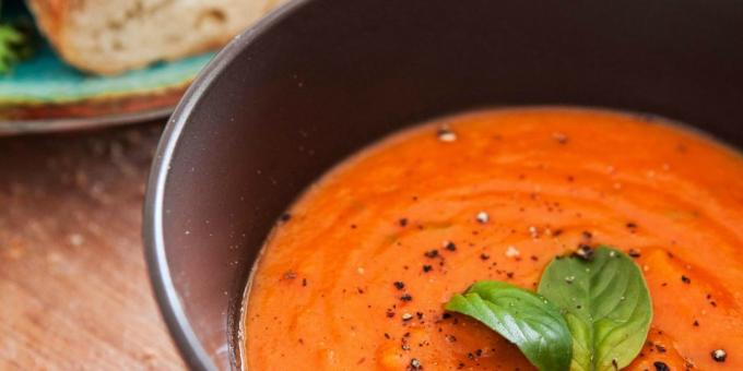 את המתכונים הטובים ביותר עם בזיליקום: מרק עגבניות עם בזיליקום