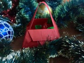 מתנות לשנה החדשה עם הידיים: קופסאות מתנה אוריגמי