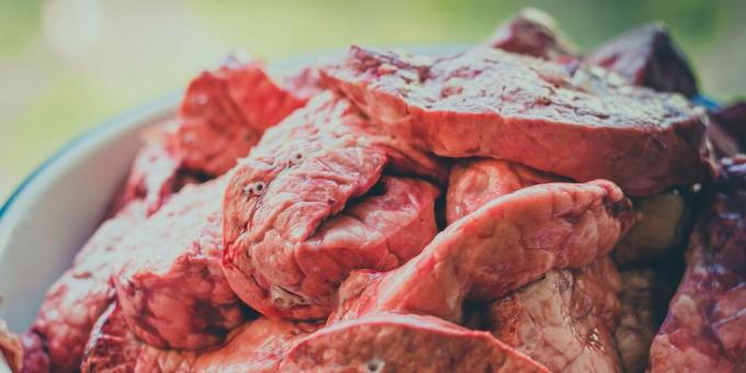 איך וכמה לבשל ריאות חזיר: חתיכות ריאות חזיר מקוררות