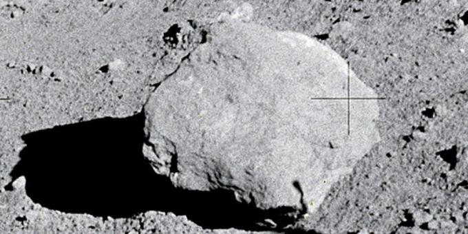 לטוס לירח עדיין רבים הם בספק: הסלעים על הירח - דרישות