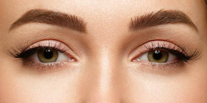 כיצד לקבוע את צורת העיניים שלך: תסתכל במראה. אם החלק העליון והתחתון של האישון מוסתרים מתחת לעפעפיים, אז יש לך עיניים בצורת שקד.