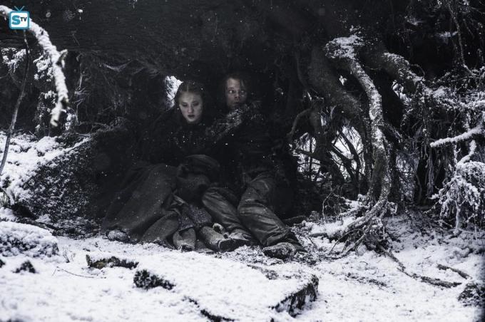 Theon ו Sansa בריחה מן המרדף