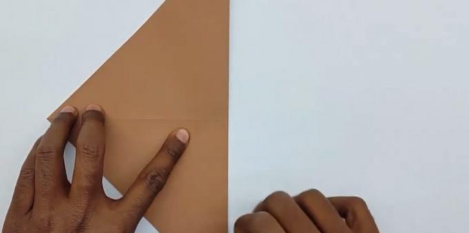כיצד ליצור ריבוע נייר מעטפה לקפל