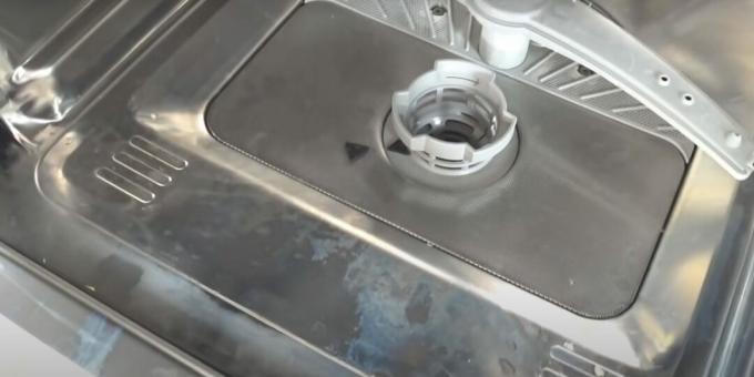 כיצד לנקות מדיח כלים: מצא מסנן