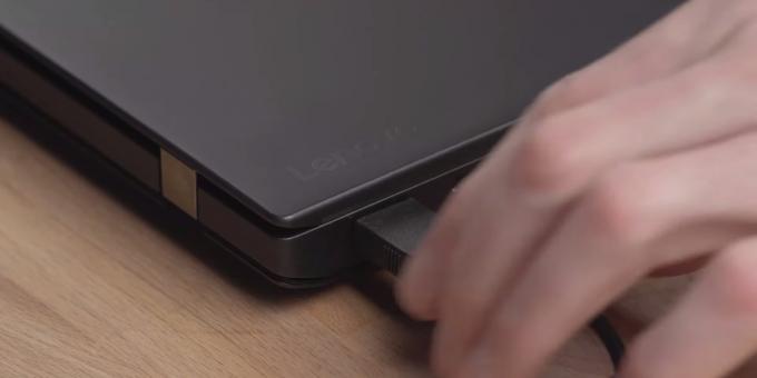 כיצד לחבר SSD למחשב נייד: כבה ונתק כבלים