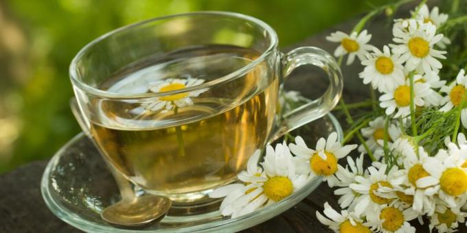 משקאות בריאים לפני השינה: תה קמומיל