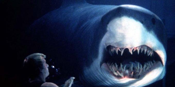 סרטי כריש: הים הכחול העמוק