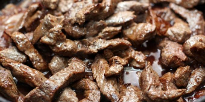  איך לבשל את הבשר בתנור: פרוסות בשר בקר, אפוי בנייר 