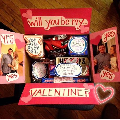 מתנות ליום האהבה: עם ממתקים Box