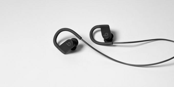 אפל הציגה אוזניות Powerbeats מעודכנות. הם עובדים 15 שעות בתשלום יחיד