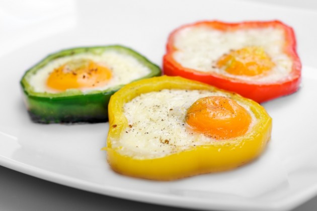 ביצים מקושקשות בסלסולי ירקות
