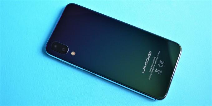 UMIDIGI אחת פרו: המשטח האחורי