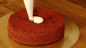איך לאפות עוגה "קטיפה אדומה" ב -8 במרץ