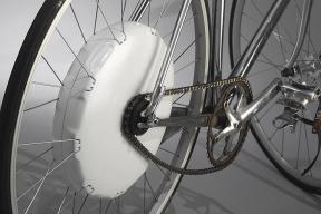 עם הגלגל החכם FlyKly הגלגל כל אופניים להמרת חשמל ואינטיליגנטי