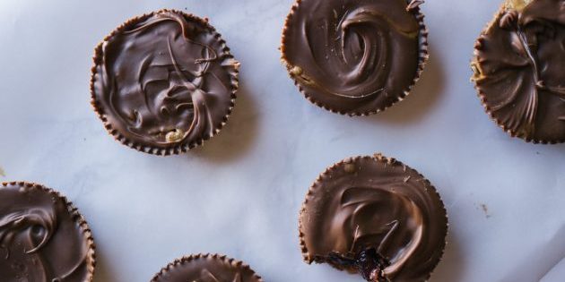 שוקולד מריר: סלים של שוקולד עם ממרח שקדים