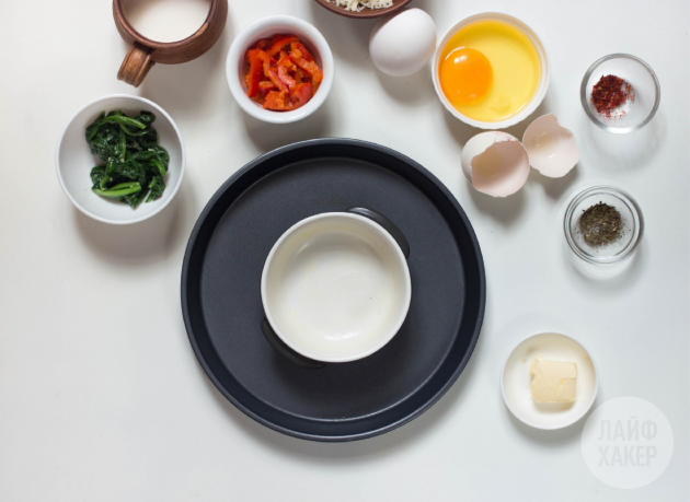 ביצים מקושקשות וטוסטים: מכינים תבנית אפיה