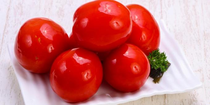 עגבניות מלוחות עם חזרת