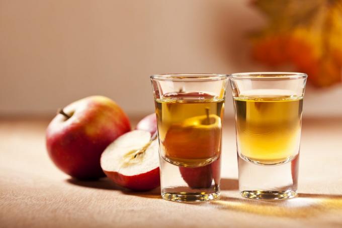 חליטות אלכוהול: קלבדוס תפוחים